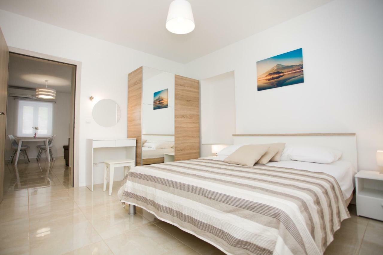 Apartment Bilo Omis Exterior photo